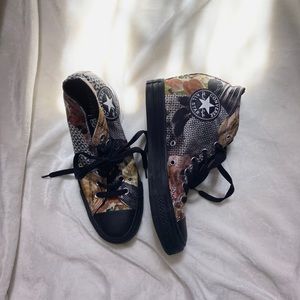 Multi-patterned converse